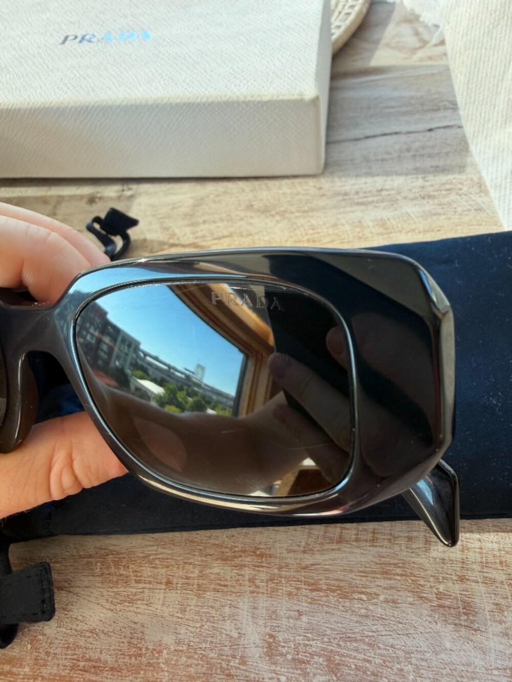 Prada PR 17WS Sunglasses - Excellent Condition - Picture 8 of 9